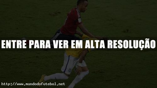 Neymar-fracturo-vertebra-Colombia